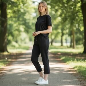 GAP Fit Black Cropped Pants Medium Drawstring Crop Athletic Sporty Errands